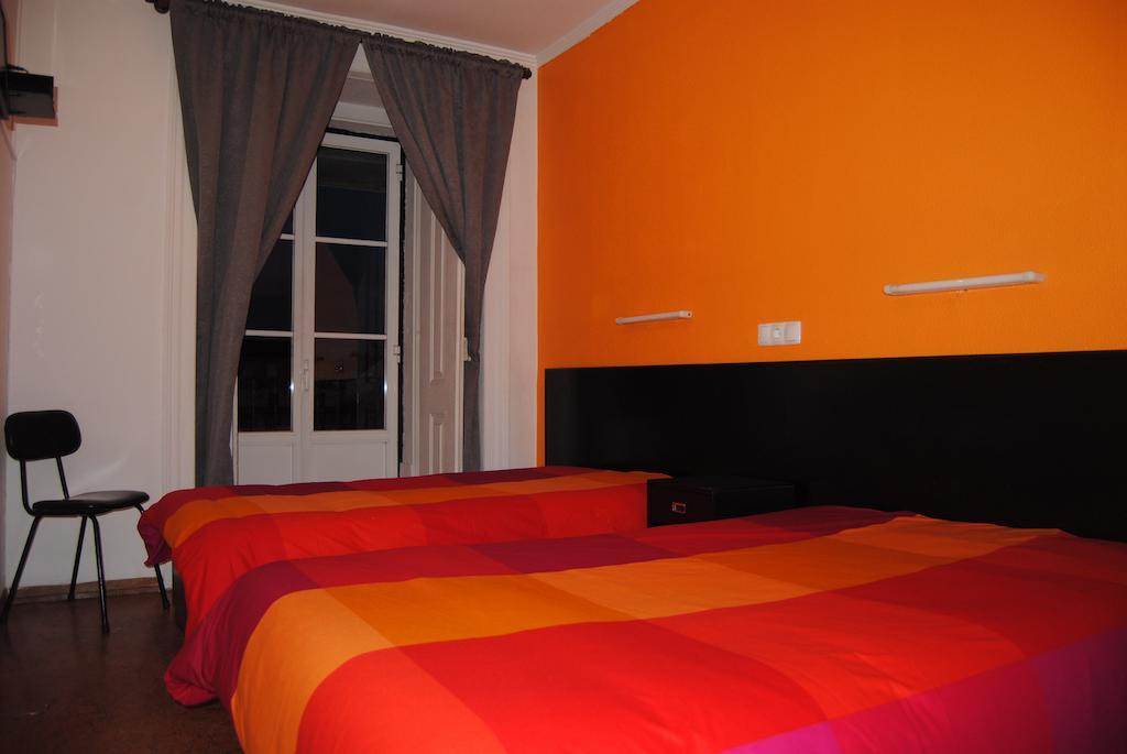 Pensao Beira Minho Hotel Lisbon Room photo