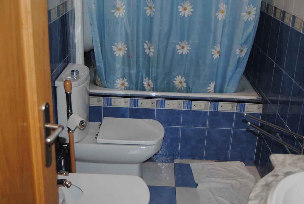 Pensao Beira Minho Hotel Lisbon Room photo