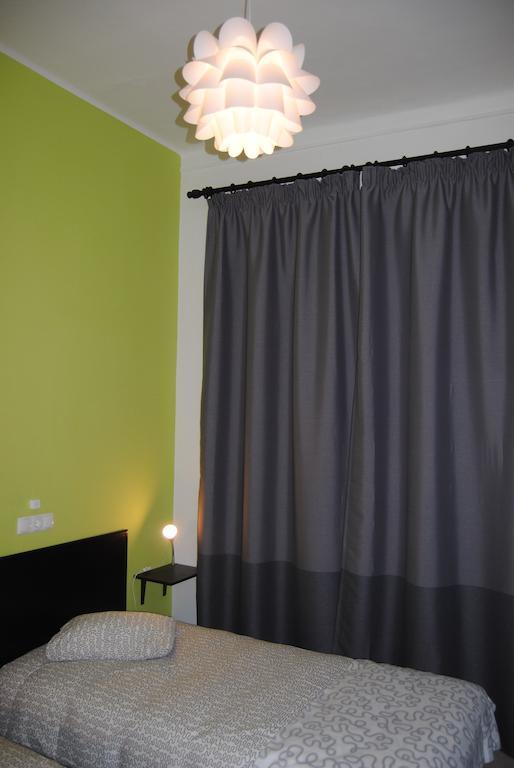 Pensao Beira Minho Hotel Lisbon Room photo