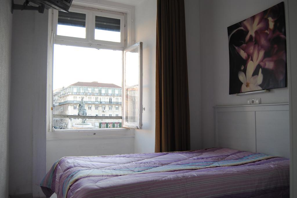 Pensao Beira Minho Hotel Lisbon Room photo